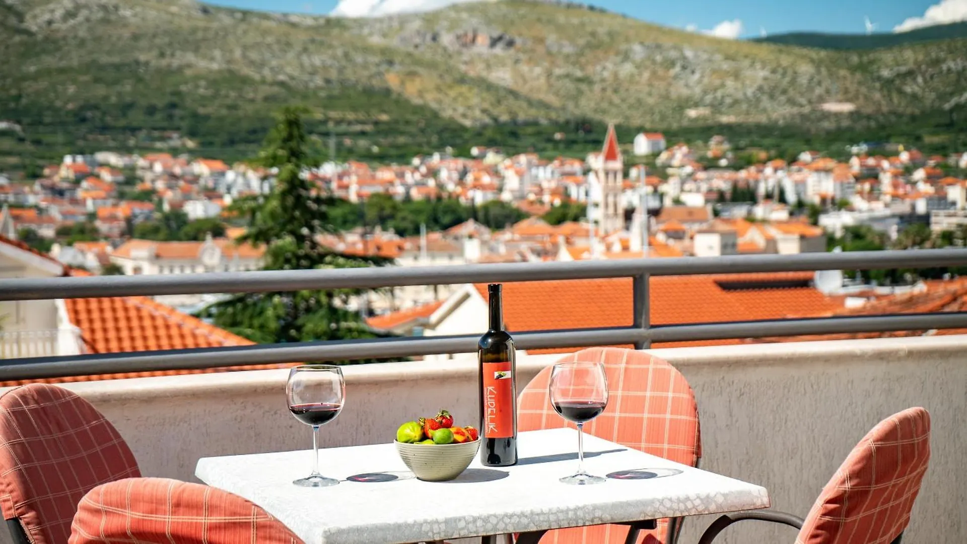 Apartments Kudelik Trogir 0*,