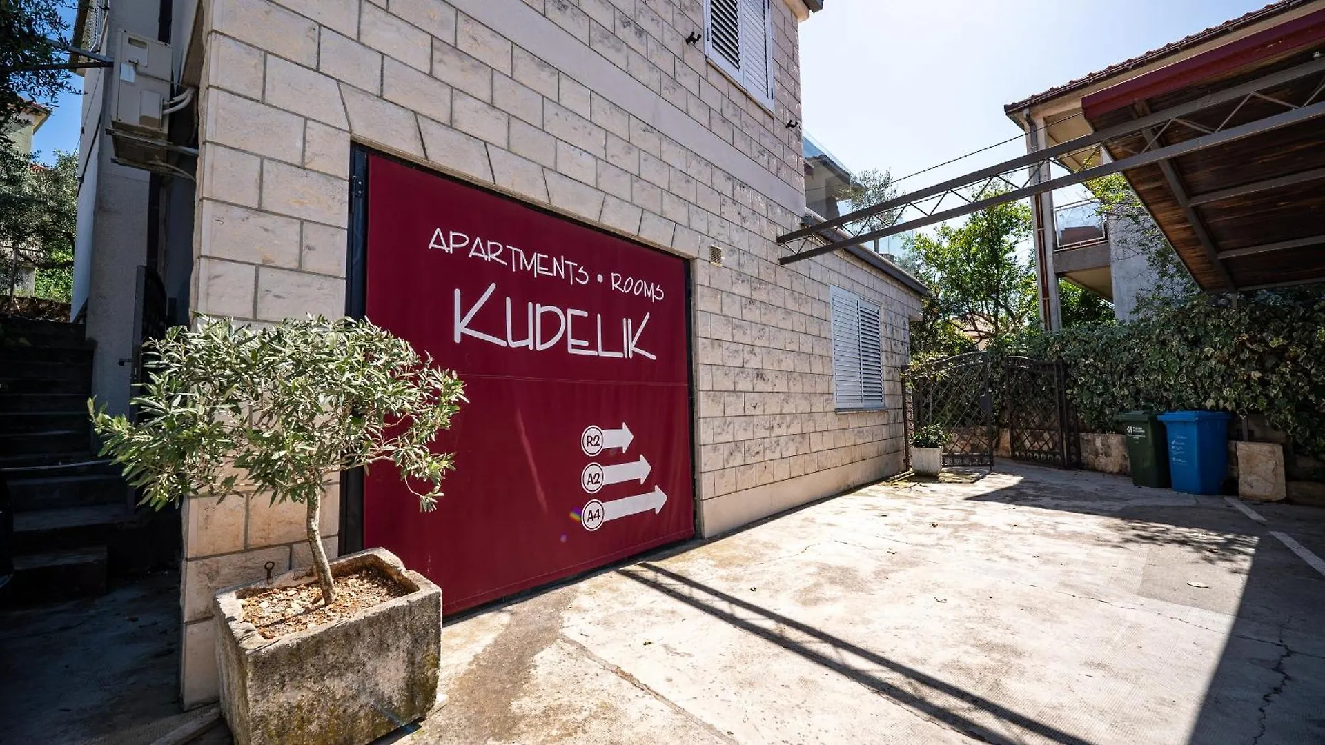 Apartments Kudelik Trogir